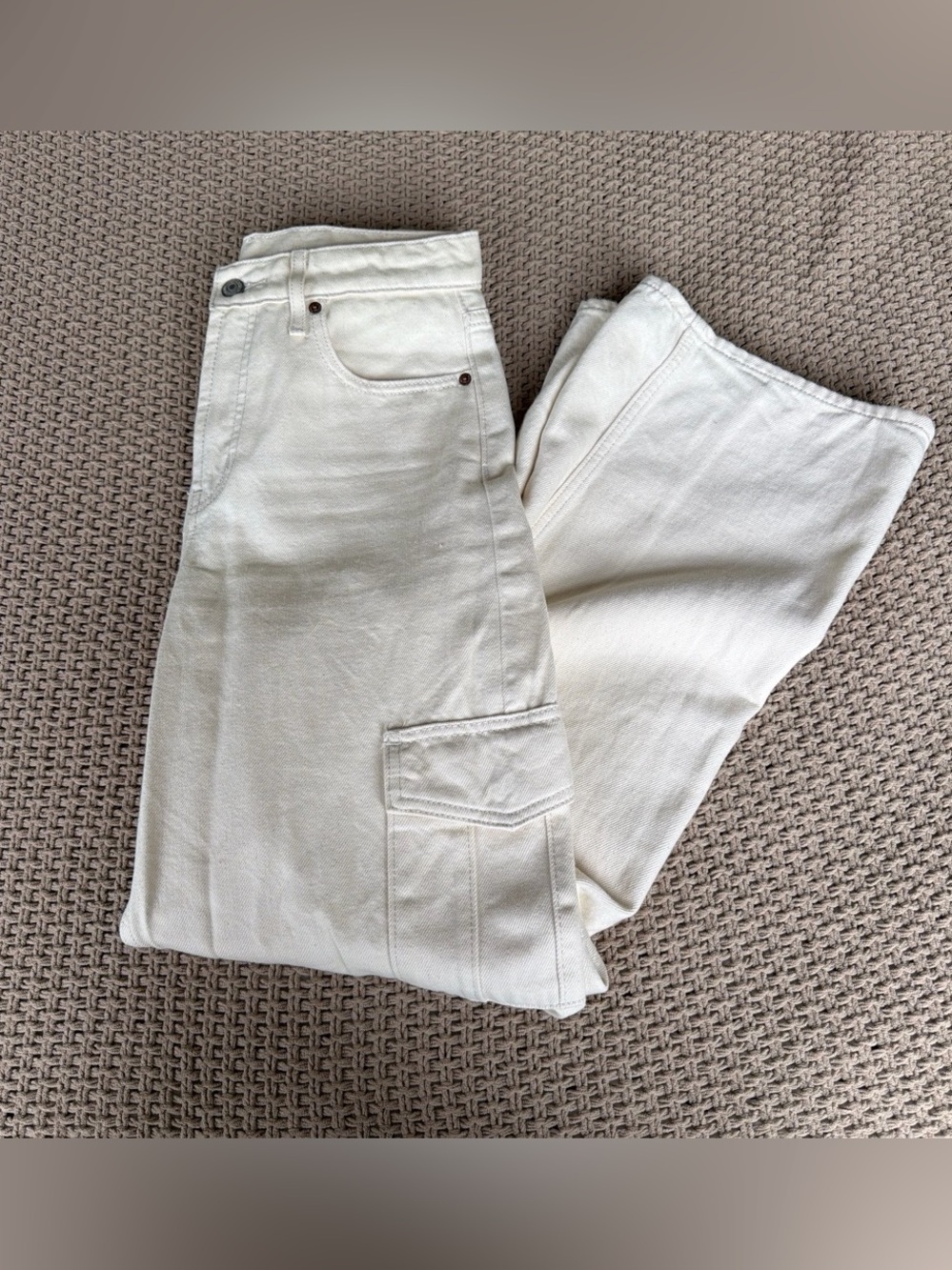 Old Navy Cream Cargo Pants